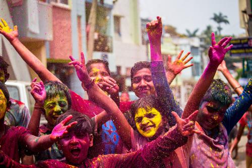Holi – A színek és közösség indai ünnepe